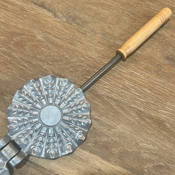 Vintage Vitantonio Pizzelle Maker No. # 2 Sunburst Cookie Cleveland Ohio 5 Inch - Picture 6 of 13